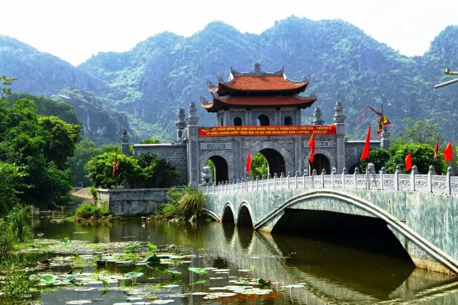 Mua Cave, Hoa Lu & Tam Coc Tour